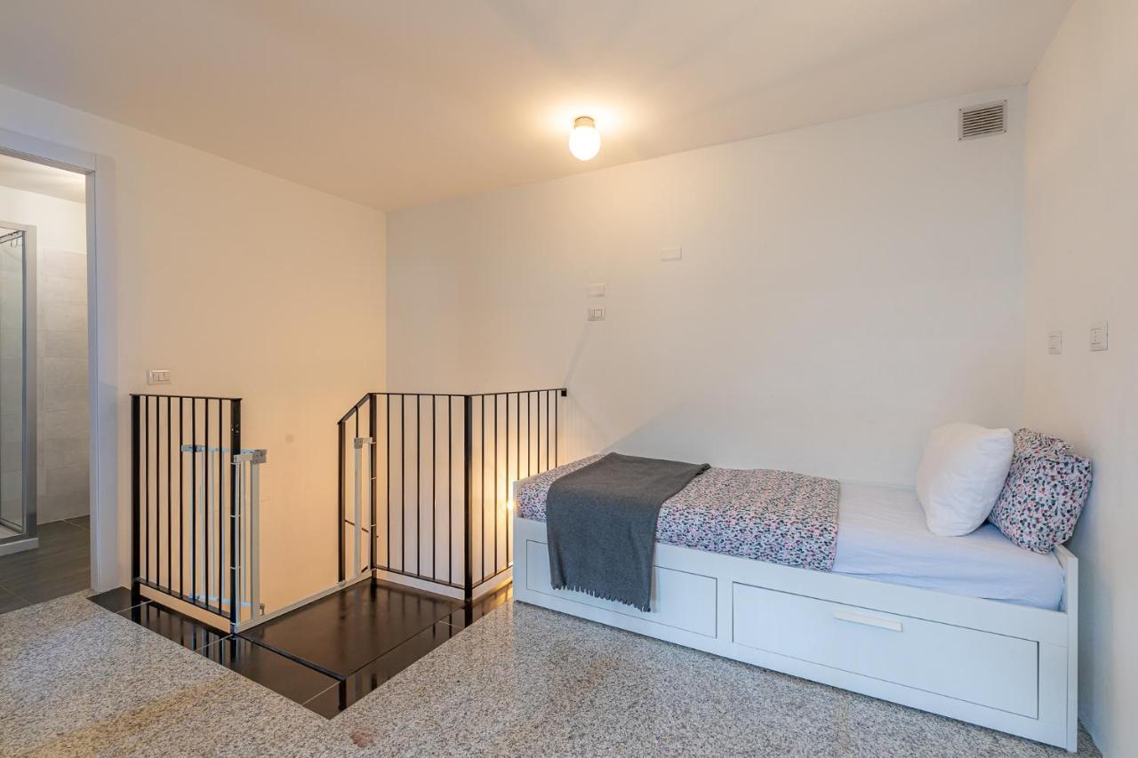 Moderno Loft A Due Passi Dal Lago Lejlighed Torno Eksteriør billede